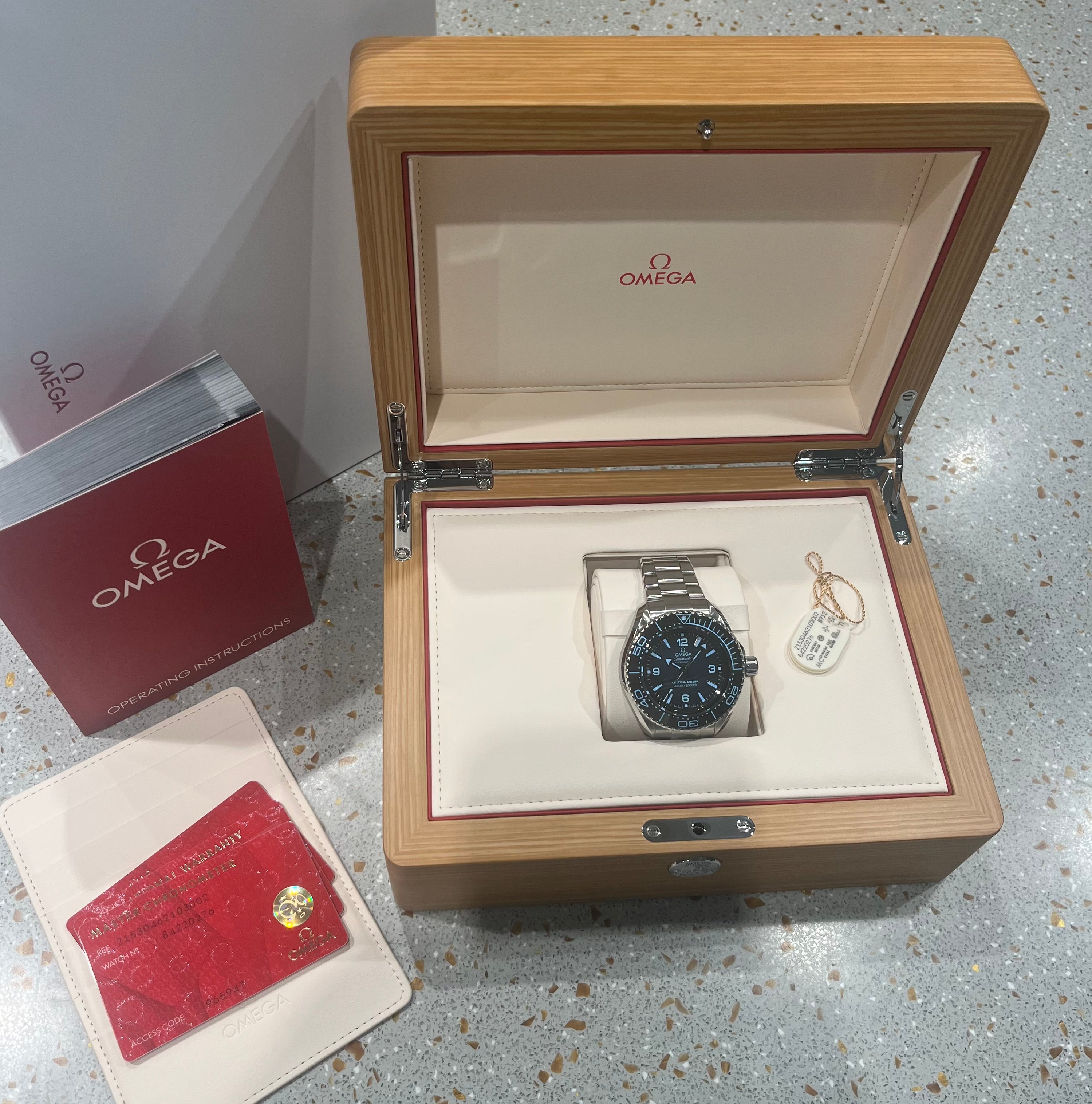 OMEGA Seamaster Planet Ocean Ultra Deep