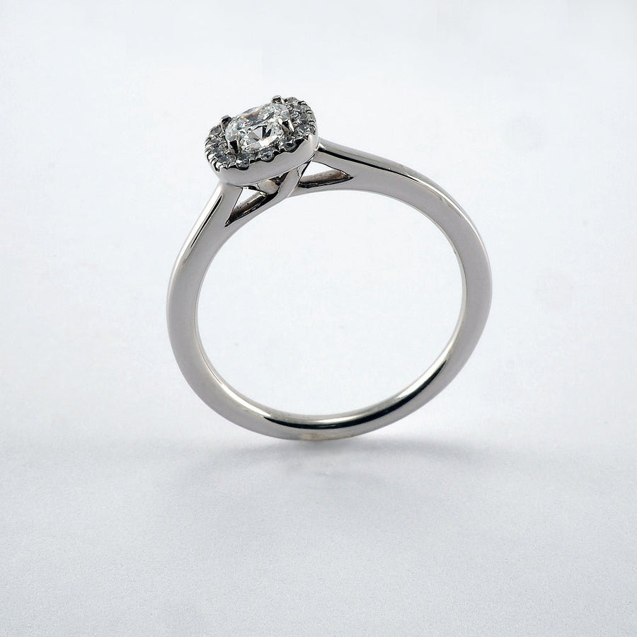 Cushion Halo 0.46ct - Tustains Jewellers