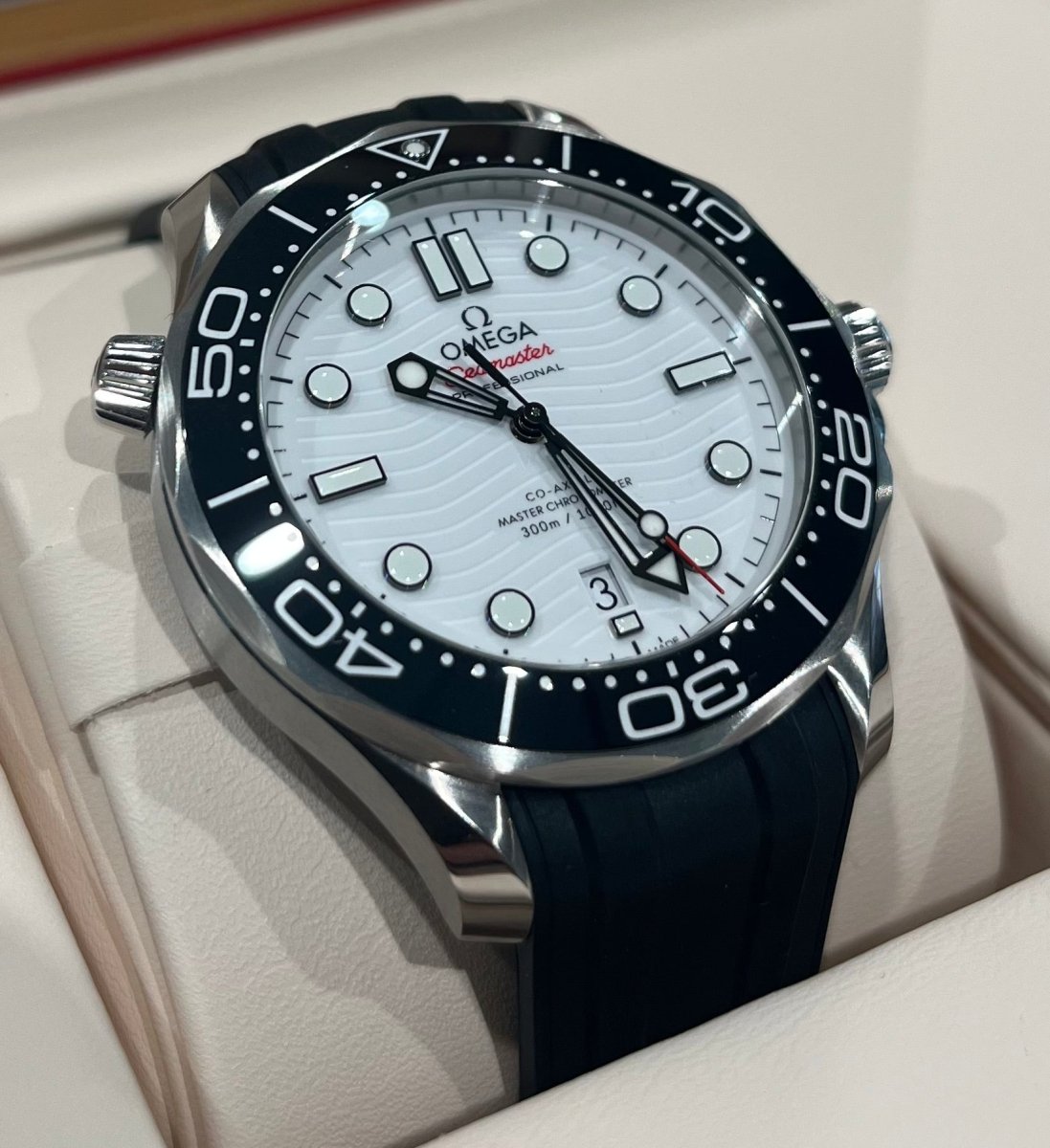 OMEGA Seamaster Diver 300m - Tustains Jewellers