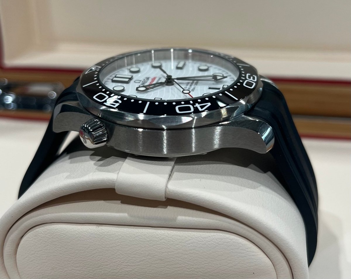 OMEGA Seamaster Diver 300m - Tustains Jewellers