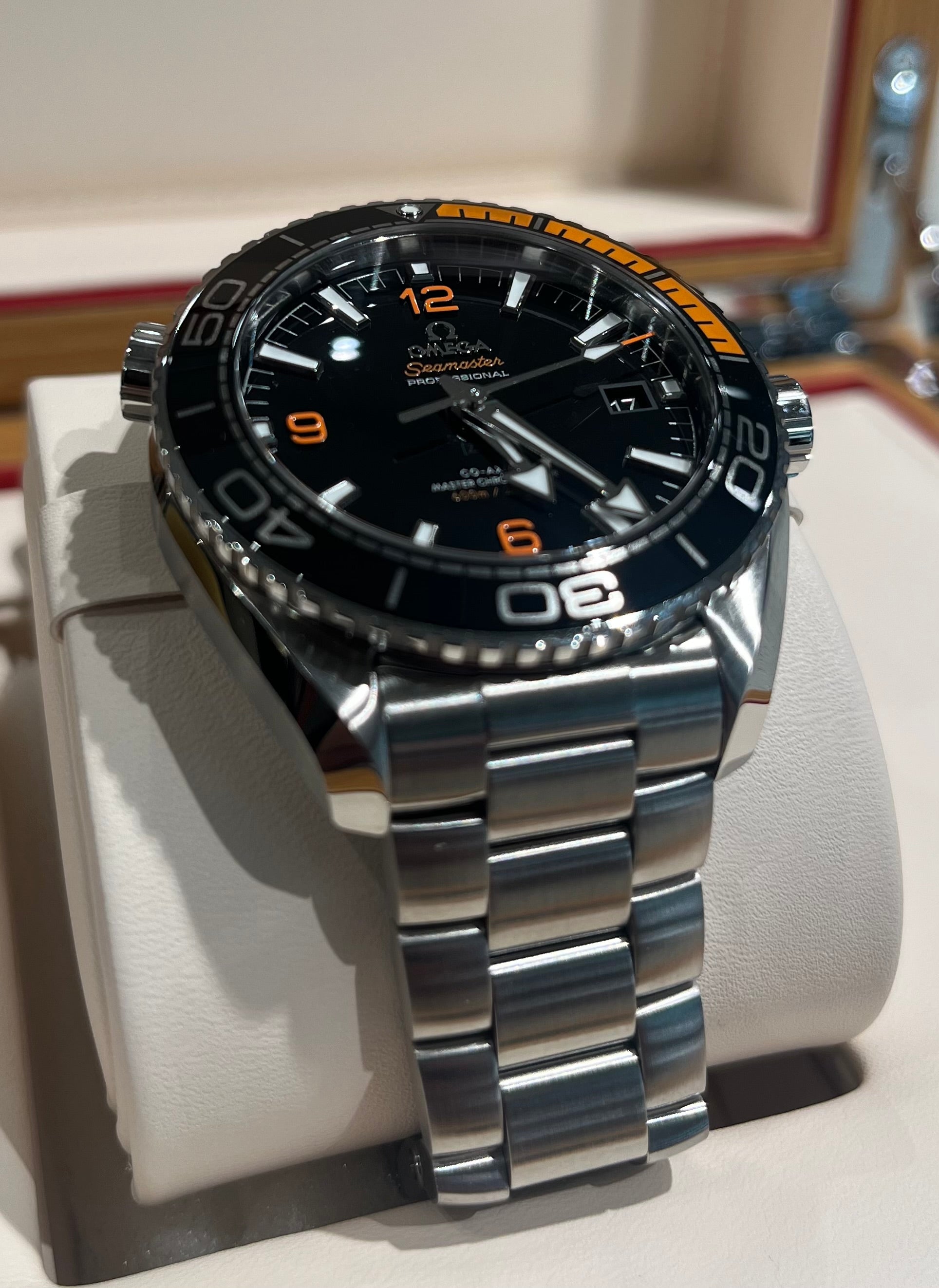 OMEGA Seamaster Planet Ocean