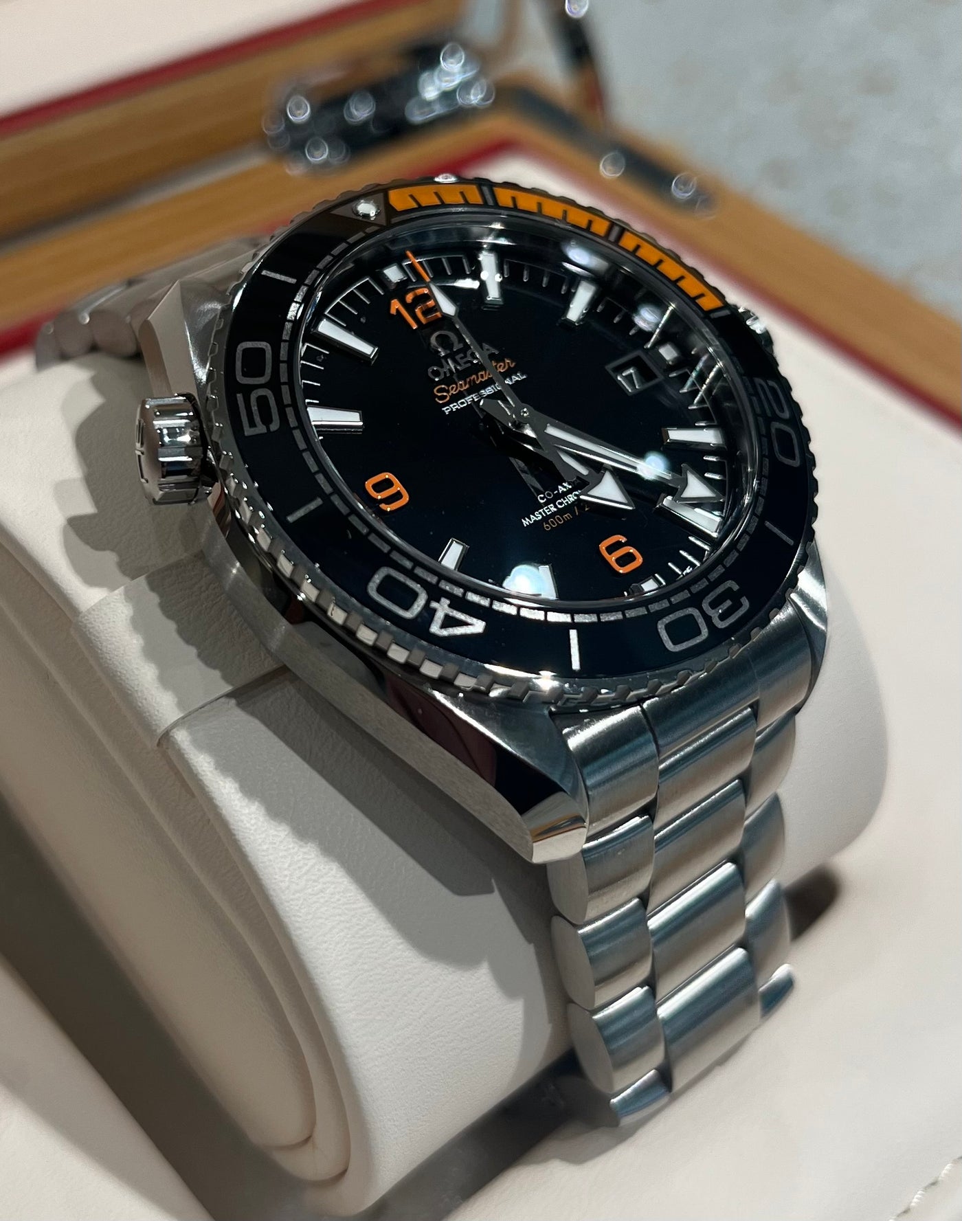OMEGA Seamaster Planet Ocean