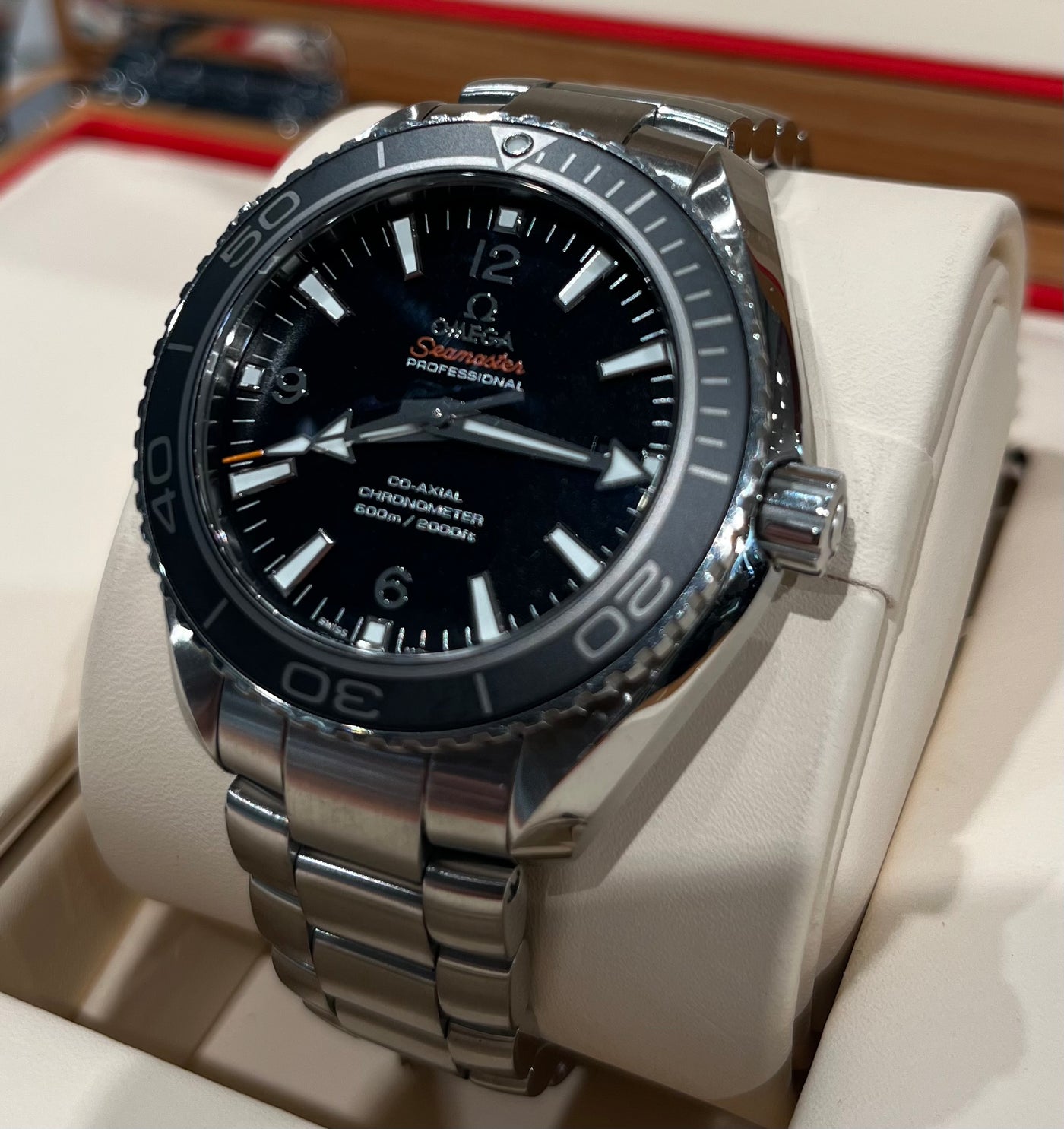 OMEGA Seamaster Planet Ocean
