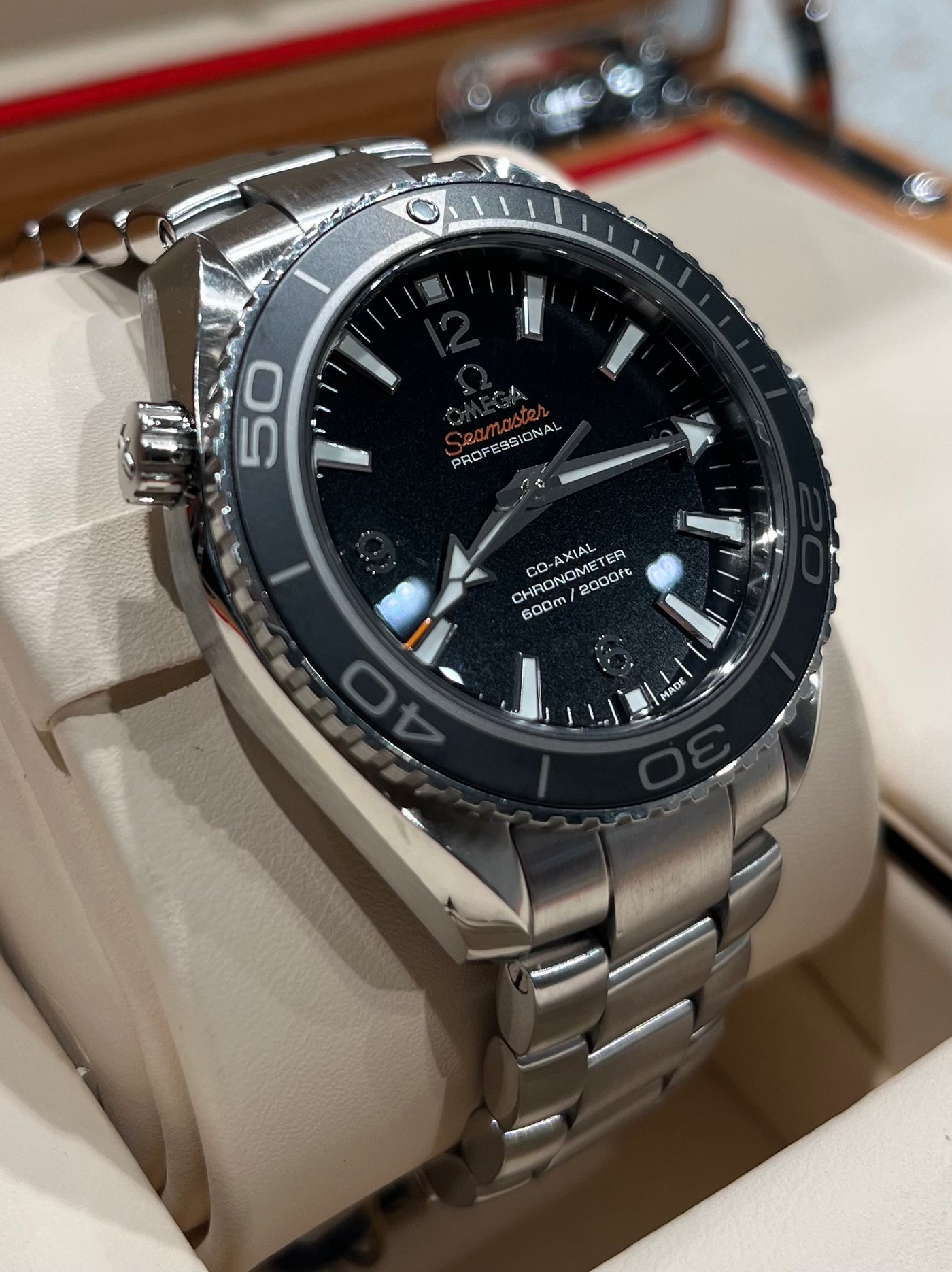 OMEGA Seamaster Planet Ocean