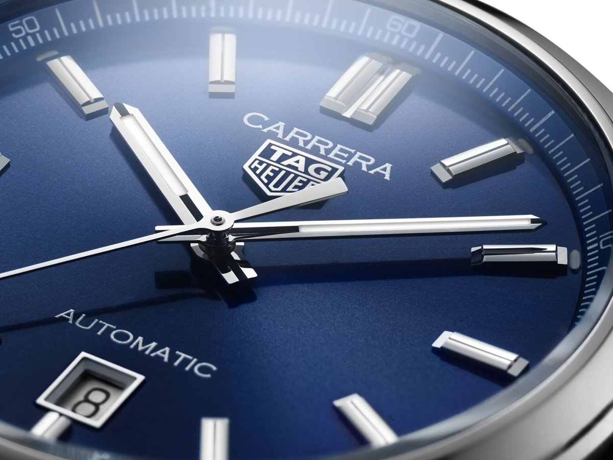 TAG Heuer - Carrera Date - Tustains Jewellers