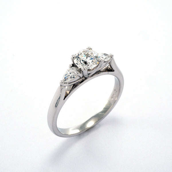 Round and Pear 3 stone 0.78ct